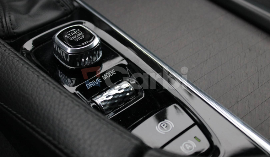 Volvo V90 CC D4 2.0L Cross Country Pro AWD A/T