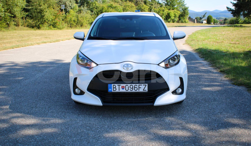 Toyota Yaris 1.5 Dynamic, Slovenské, 1 majiteľ, Servisná história, Odpočet DPH