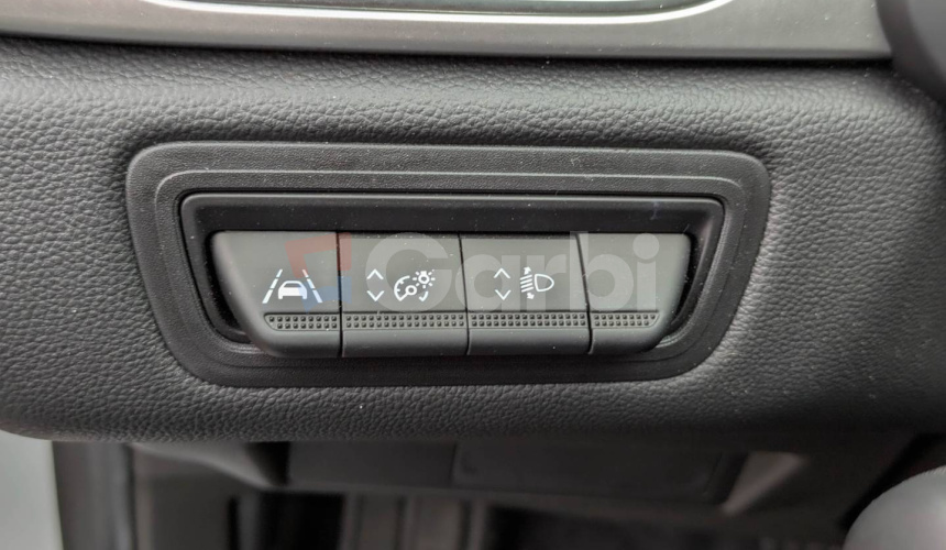 Renault Captur 1.3 TCe 140 mHEV Intens EDS