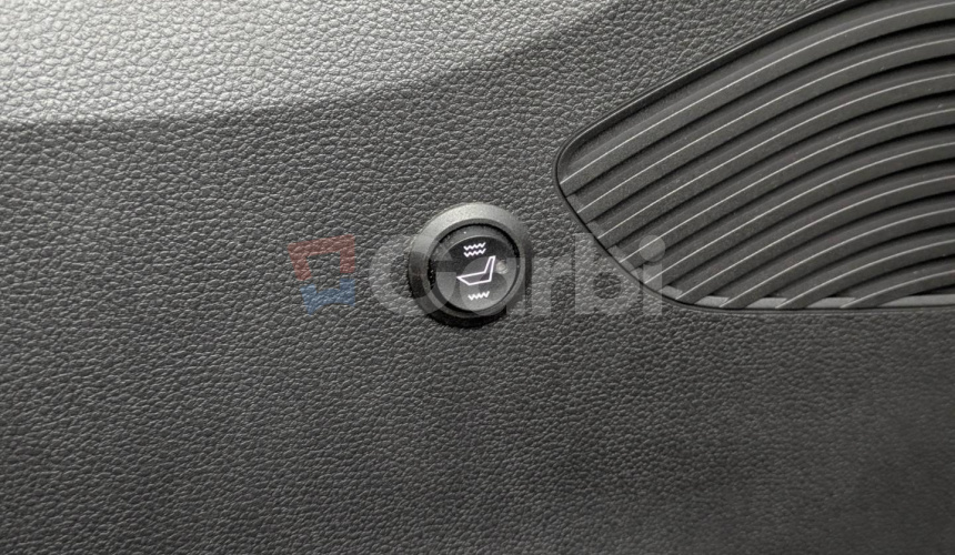 Renault Captur 1.3 TCe 140 mHEV Intens EDS