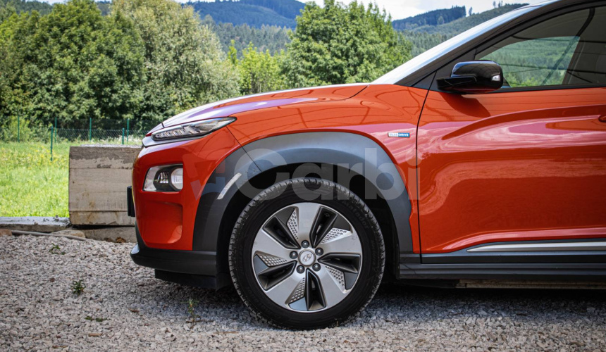 Hyundai Kona Electric 150, Slovenské, Plná výbava, Nelakované