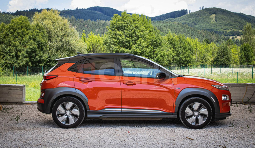 Hyundai Kona Electric 150, Slovenské, Plná výbava, Nelakované