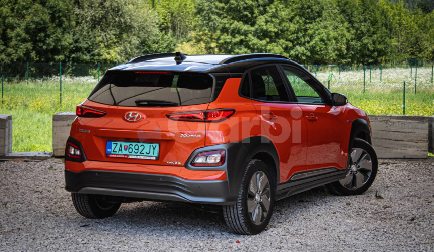 Hyundai Kona Electric 150, Slovenské, Plná výbava, Nelakované