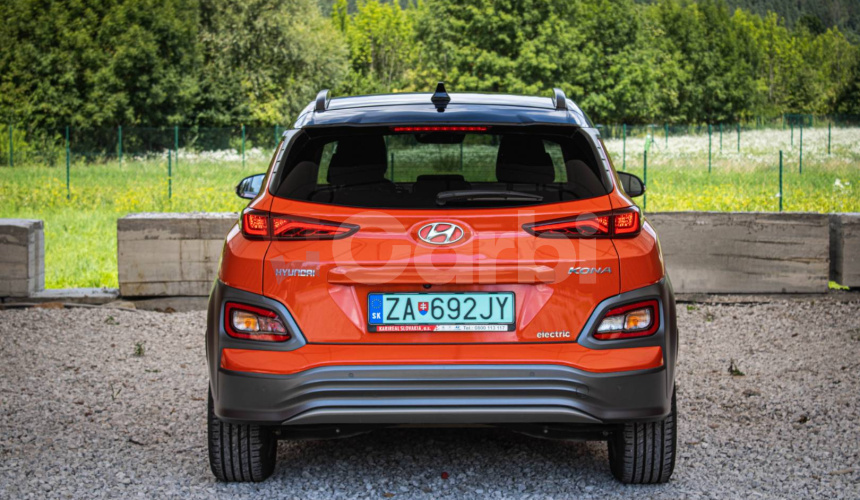 Hyundai Kona Electric 150, Slovenské, Plná výbava, Nelakované