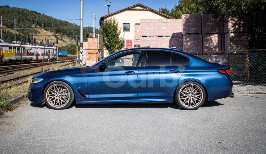 BMW Rad 5 540d xDrive M5 CS Look, Laser, Masáže, HUD, Strešné okno, alcantara strop, DPH