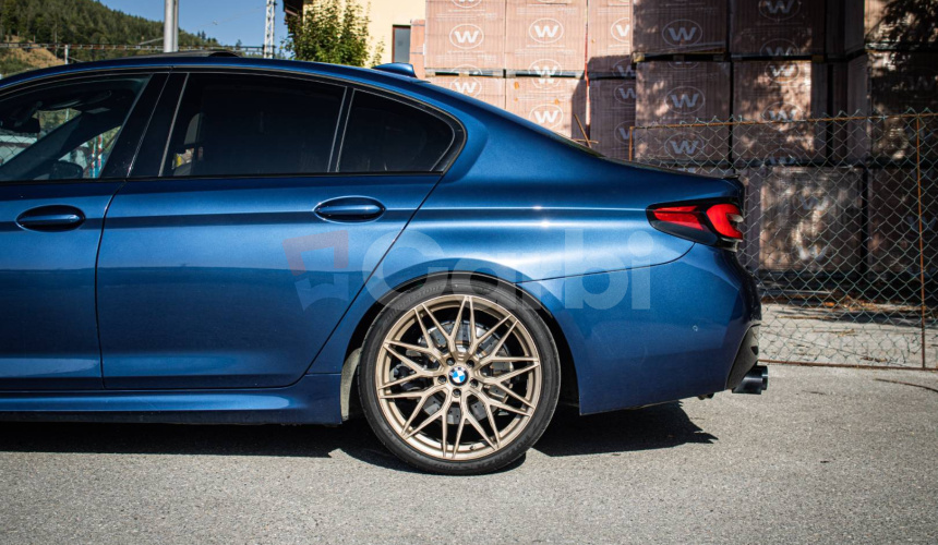 BMW Rad 5 540d xDrive M5 CS Look, Laser, Masáže, HUD, Strešné okno, alcantara strop, DPH