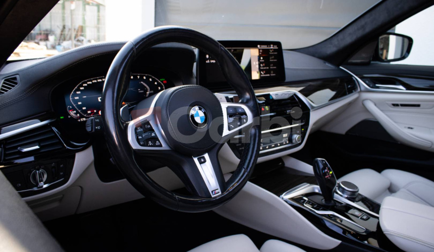 BMW Rad 5 540d xDrive M5 CS Look, Laser, Masáže, HUD, Strešné okno, alcantara strop, DPH