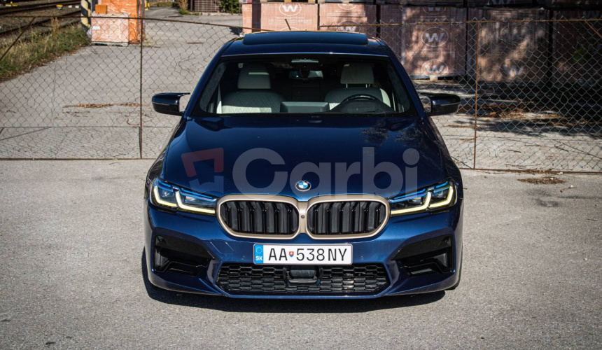 BMW Rad 5 540d xDrive M5 CS Look, Laser, Masáže, HUD, Strešné okno, alcantara strop, DPH