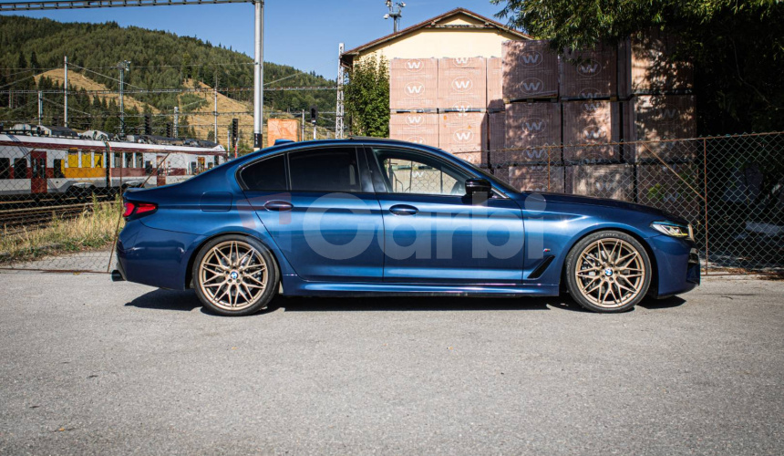 BMW Rad 5 540d xDrive M5 CS Look, Laser, Masáže, HUD, Strešné okno, alcantara strop, DPH