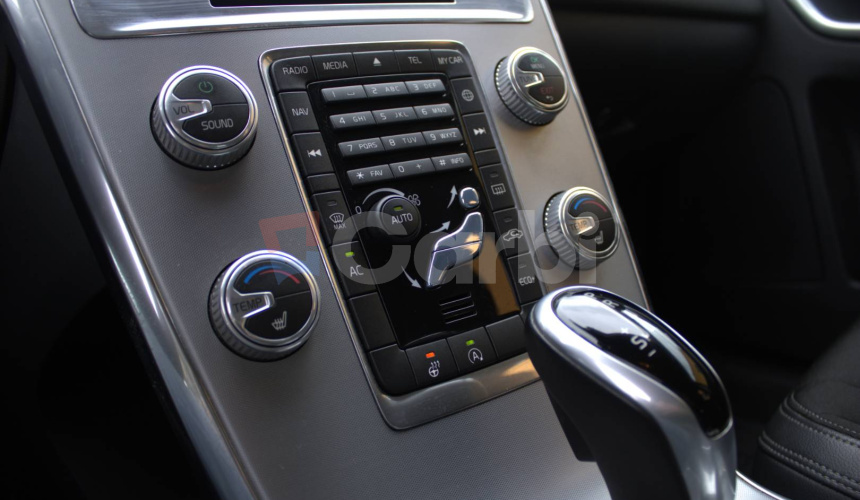 Volvo XC60 D3 2.0L Drive-E Momentum Geartronic