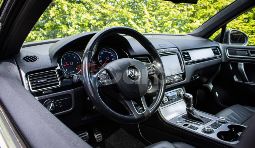 Volkswagen Touareg II 3.0 V6 TDI 4Motion R-line, Webasto, Pano, Vzduch, TOP Výbava, SK auto