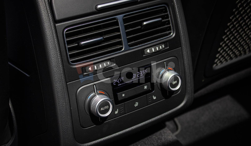 Volkswagen Touareg II 3.0 V6 TDI 4Motion R-line, Webasto, Pano, Vzduch, TOP Výbava, SK auto
