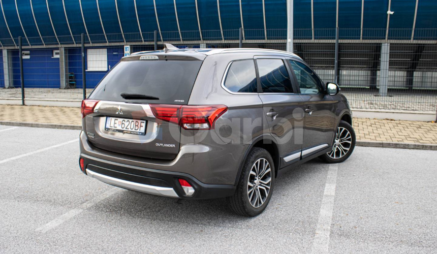 Mitsubishi Outlander 2,2 DI-D, 4WD