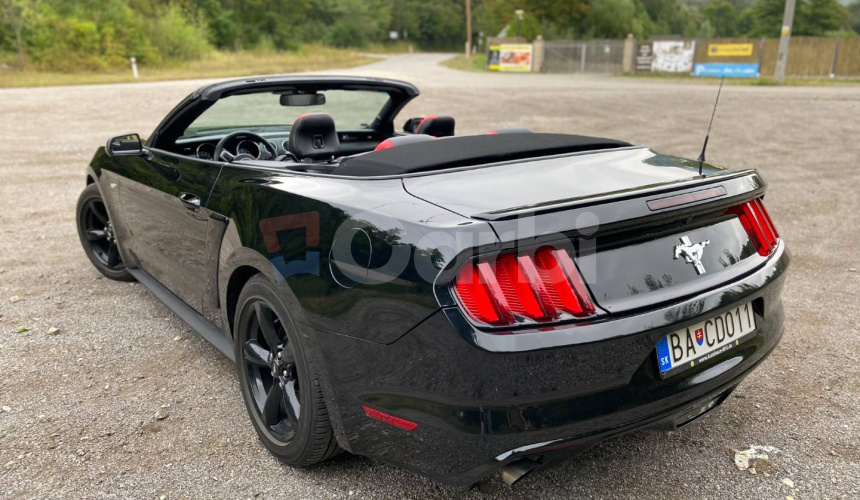 Ford Mustang Cabrio 3.7 V6 224kw