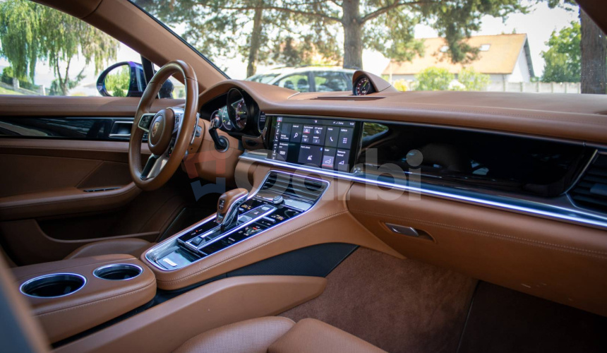 Porsche Panamera Sport Turismo 4 4x4 A/T E-Hybrid