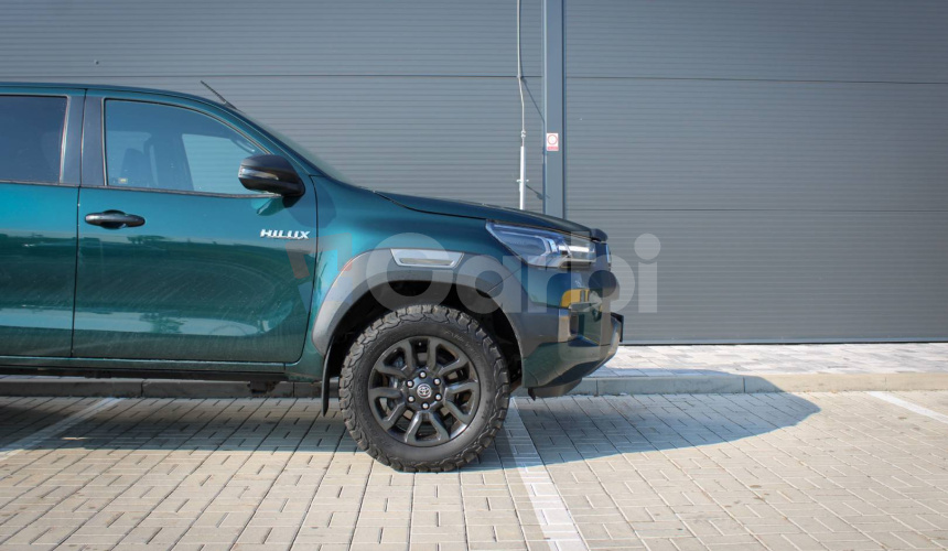 Toyota Hilux DC 2.8 I D-4D Invincible 4x4 A/T