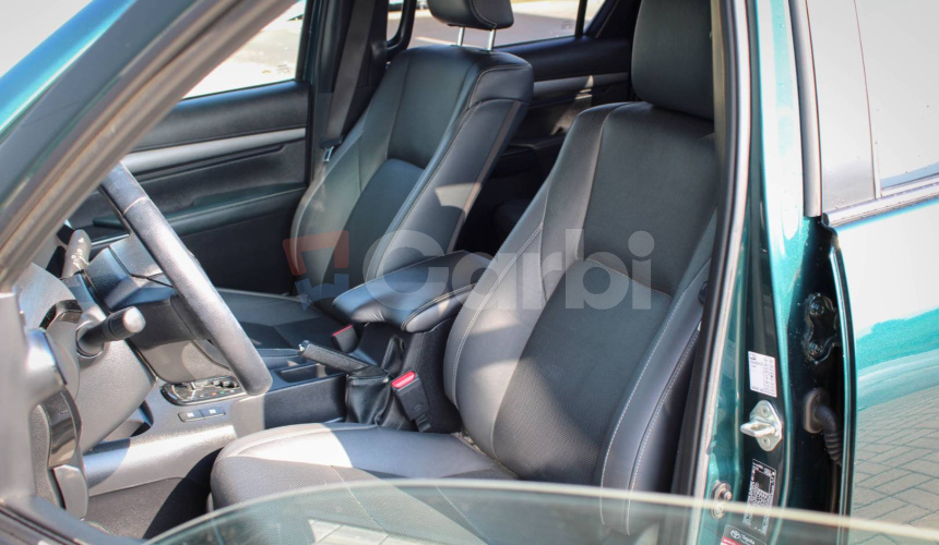Toyota Hilux DC 2.8 I D-4D Invincible 4x4 A/T
