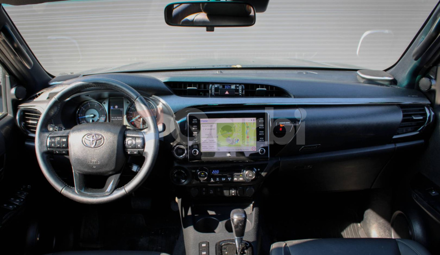 Toyota Hilux DC 2.8 I D-4D Invincible 4x4 A/T