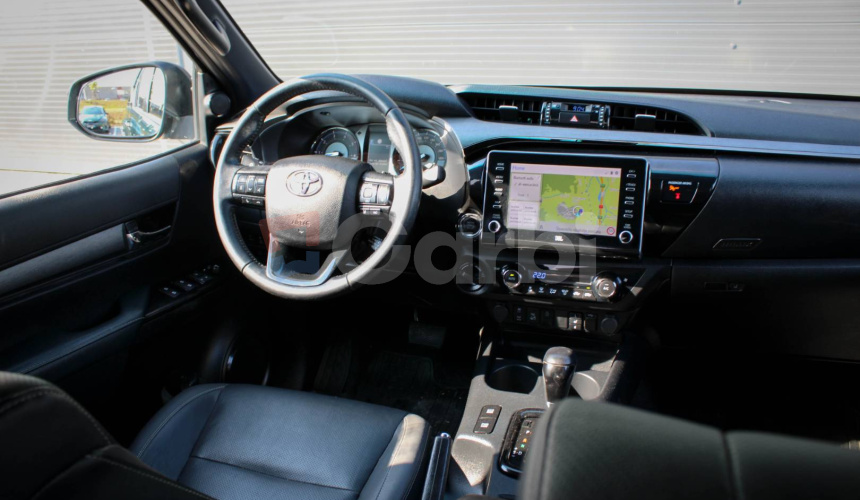 Toyota Hilux DC 2.8 I D-4D Invincible 4x4 A/T
