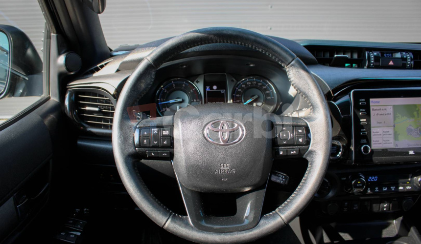 Toyota Hilux DC 2.8 I D-4D Invincible 4x4 A/T