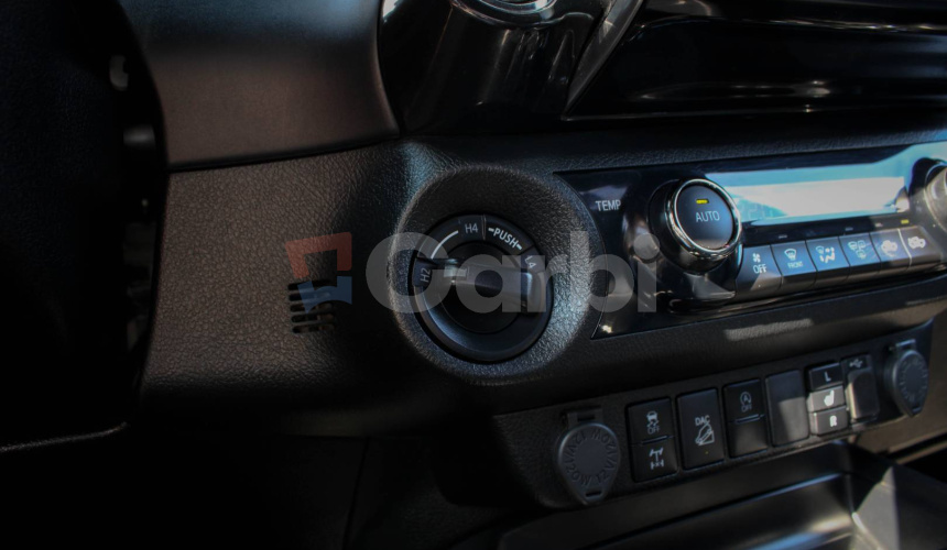 Toyota Hilux DC 2.8 I D-4D Invincible 4x4 A/T