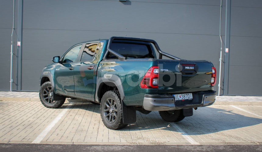 Toyota Hilux DC 2.8 I D-4D Invincible 4x4 A/T