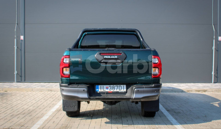 Toyota Hilux DC 2.8 I D-4D Invincible 4x4 A/T