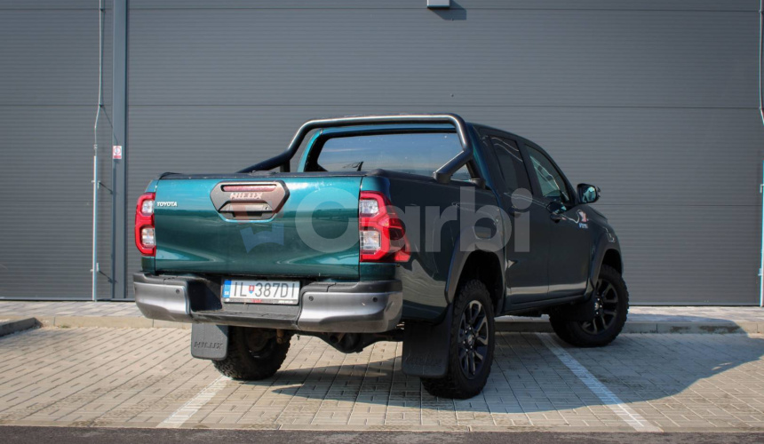 Toyota Hilux DC 2.8 I D-4D Invincible 4x4 A/T
