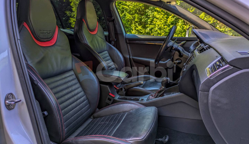 Škoda Octavia Combi 2.0 TDI DPF RS DSG