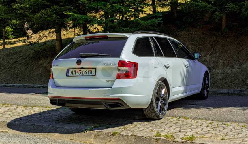 Škoda Octavia Combi 2.0 TDI DPF RS DSG