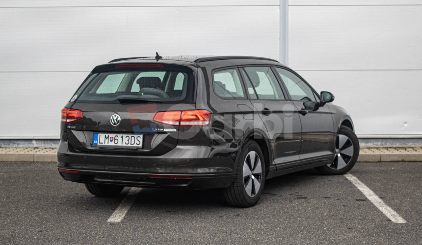 Volkswagen Passat Variant 2.0 TDI 110kW DSG Pôvodný lak