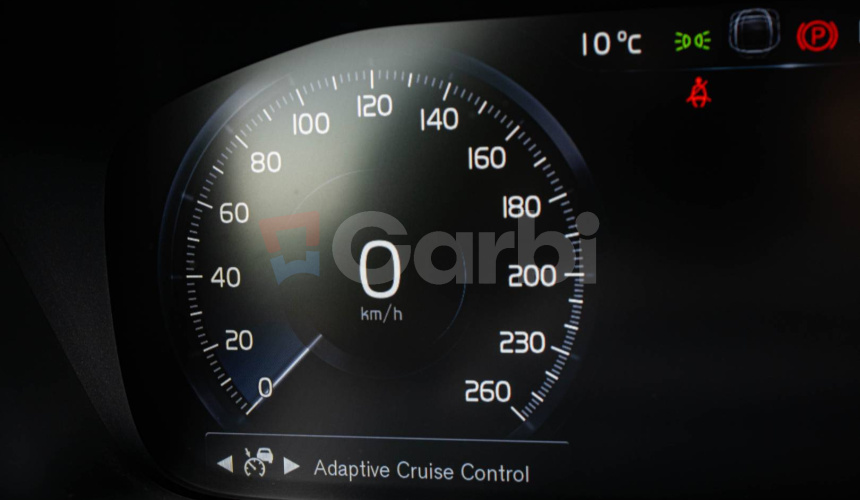 Volvo V90 D4 2.0L R-Design A/T