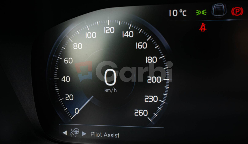 Volvo V90 D4 2.0L R-Design A/T