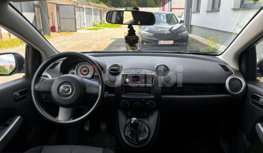 Mazda 2 1.3i CE