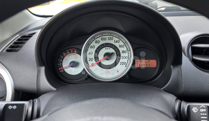 Mazda 2 1.3i CE