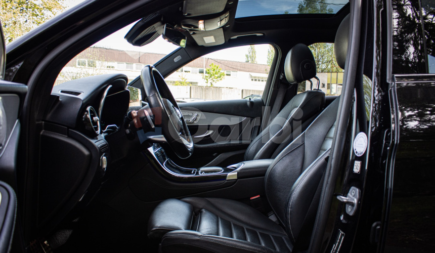Mercedes-Benz GLC SUV 300e 4Matic, AMG, Night, Pano, Burmester, Webasto, Nelakované, R20
