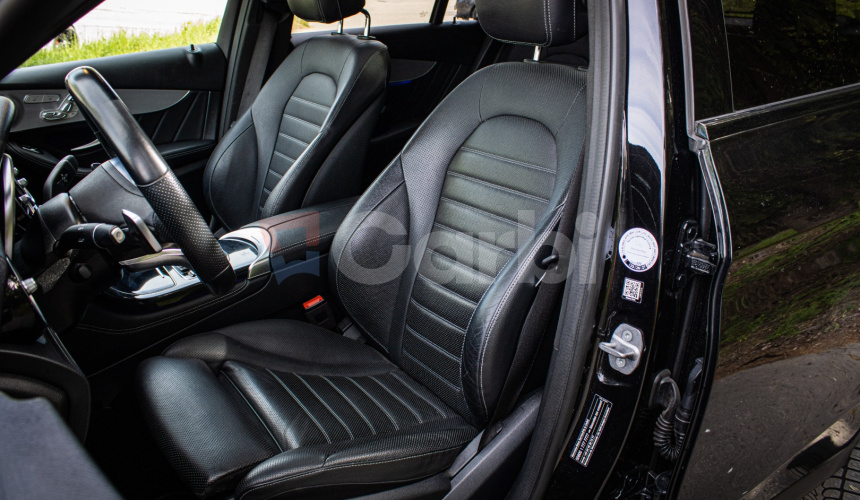 Mercedes-Benz GLC SUV 300e 4Matic, AMG, Night, Pano, Burmester, Webasto, Nelakované, R20
