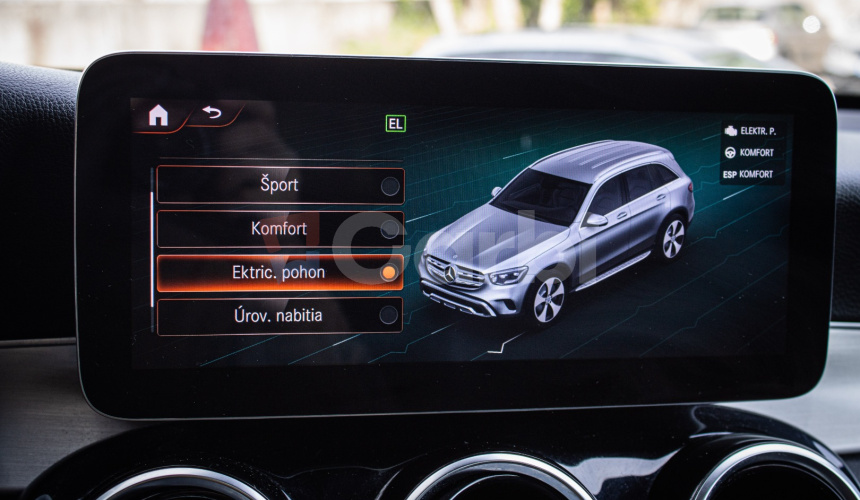 Mercedes-Benz GLC SUV 300e 4Matic, AMG, Night, Pano, Burmester, Webasto, Nelakované, R20