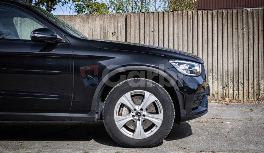 Mercedes-Benz GLC SUV 300e 4Matic, AMG, Night, Pano, Burmester, Webasto, Nelakované, R20