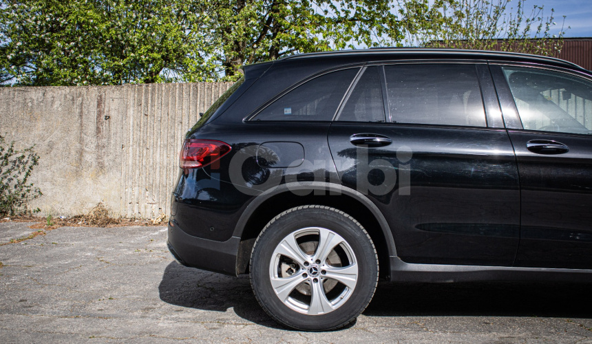 Mercedes-Benz GLC SUV 300e 4Matic, AMG, Night, Pano, Burmester, Webasto, Nelakované, R20