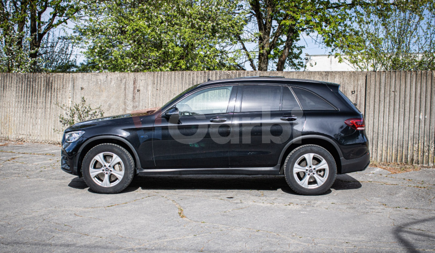 Mercedes-Benz GLC SUV 300e 4Matic, AMG, Night, Pano, Burmester, Webasto, Nelakované, R20