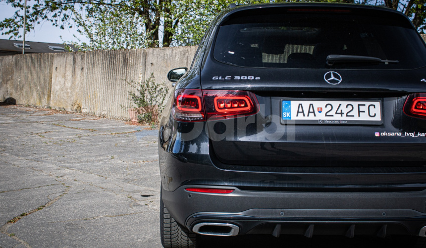 Mercedes-Benz GLC SUV 300e 4Matic, AMG, Night, Pano, Burmester, Webasto, Nelakované, R20