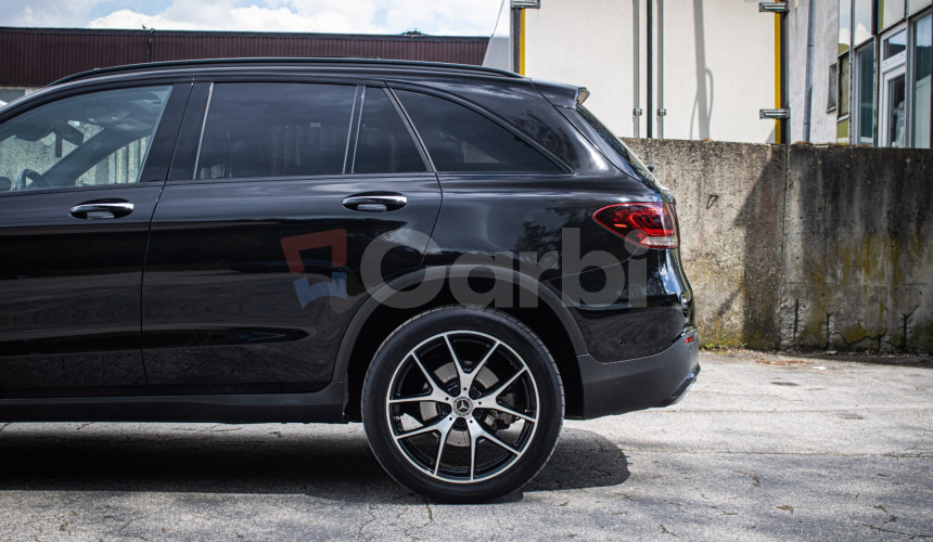 Mercedes-Benz GLC SUV 300e 4Matic, AMG, Night, Pano, Burmester, Webasto, Nelakované, R20