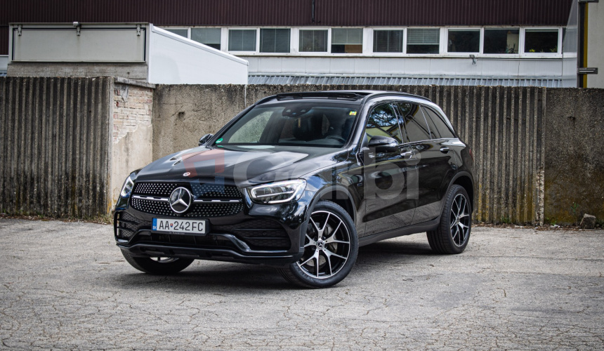 Mercedes-Benz GLC SUV 300e 4Matic, AMG, Night, Pano, Burmester, Webasto, Nelakované, R20
