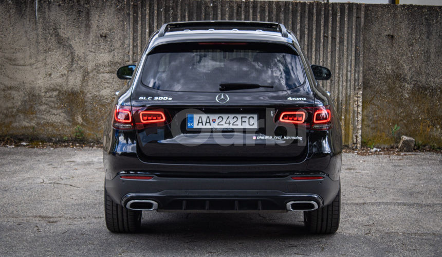 Mercedes-Benz GLC SUV 300e 4Matic, AMG, Night, Pano, Burmester, Webasto, Nelakované, R20