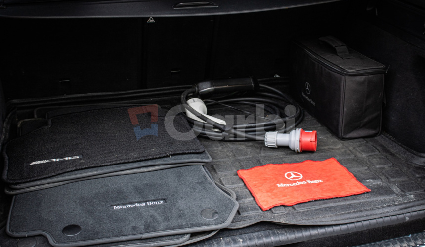 Mercedes-Benz GLC SUV 300e 4Matic, AMG, Night, Pano, Burmester, Webasto, Nelakované, R20
