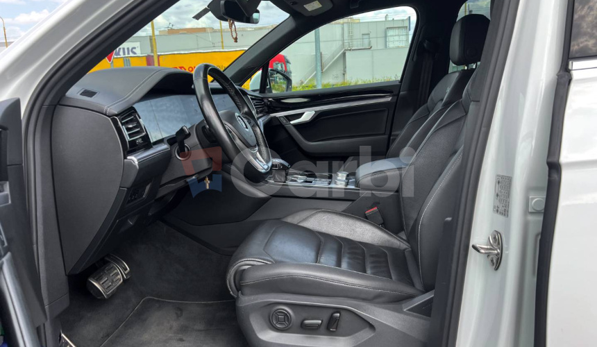 Volkswagen Touareg 3.0 V6 TDI SCR 286k R-Line 4Motion Tiptronic