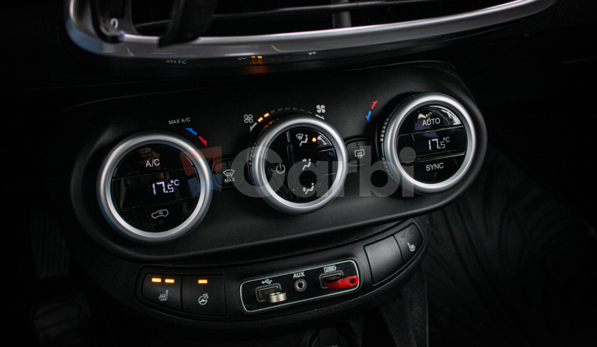 Fiat 500X 1.4 MultiAir Lounge, úplná história, vyhrievaný volant aj sedadlá, DPH