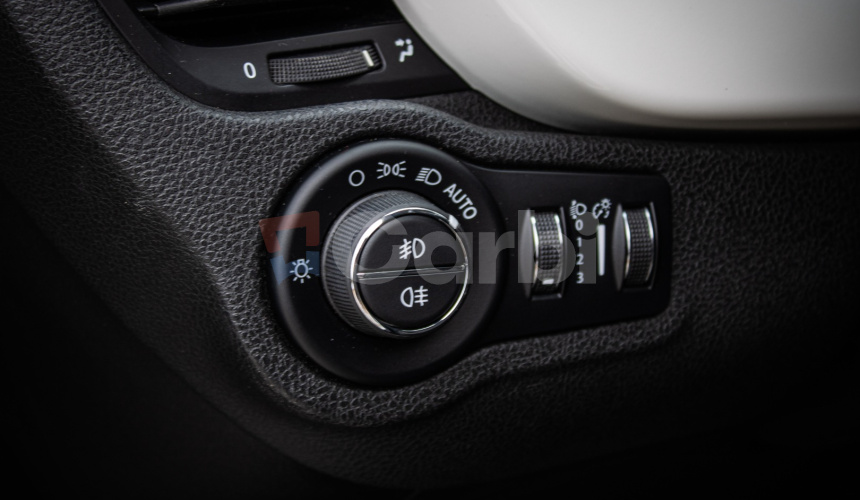 Fiat 500X 1.4 MultiAir Lounge, úplná história, vyhrievaný volant aj sedadlá, DPH