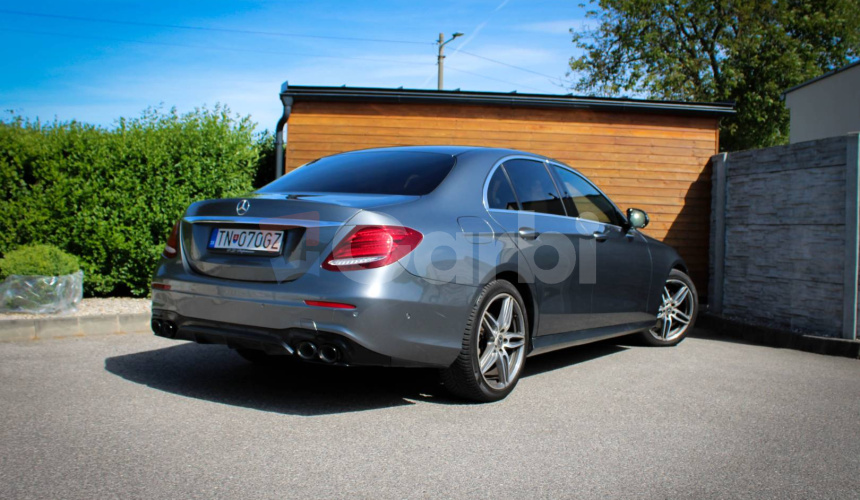 Mercedes-Benz E trieda Sedan 220 d 4MATIC A/T, 143kW, A9 E53 Optic